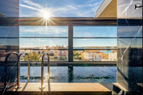 Atemberaubende Villa nur 150 Meter zum Strand mit beheizbarem Privatpool